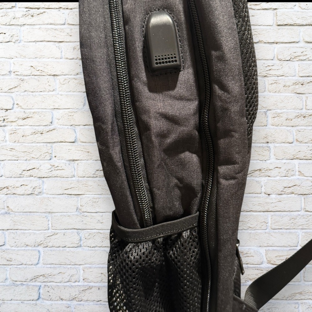 Brand New with tag Black Laptop Backpack - Picture 9 of 11